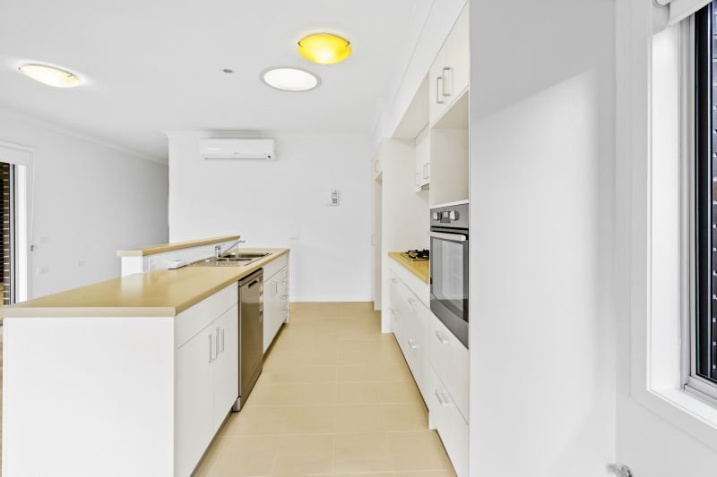 14/100 Gilchrist Drive, Campbelltown