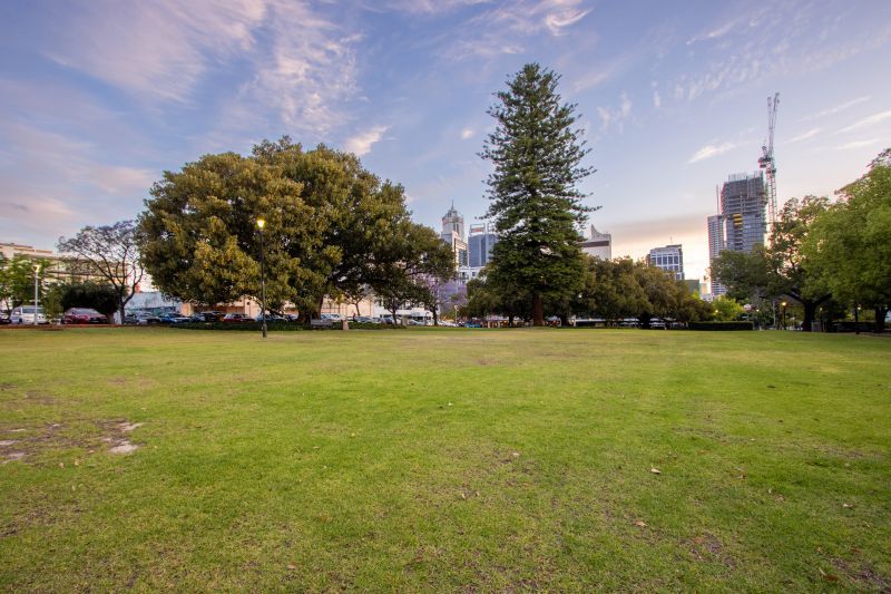 Light & Bright Living, Refurbished... See it to Believe it!!