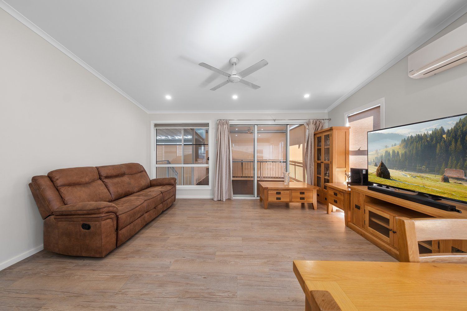 Warm & Inviting Living!