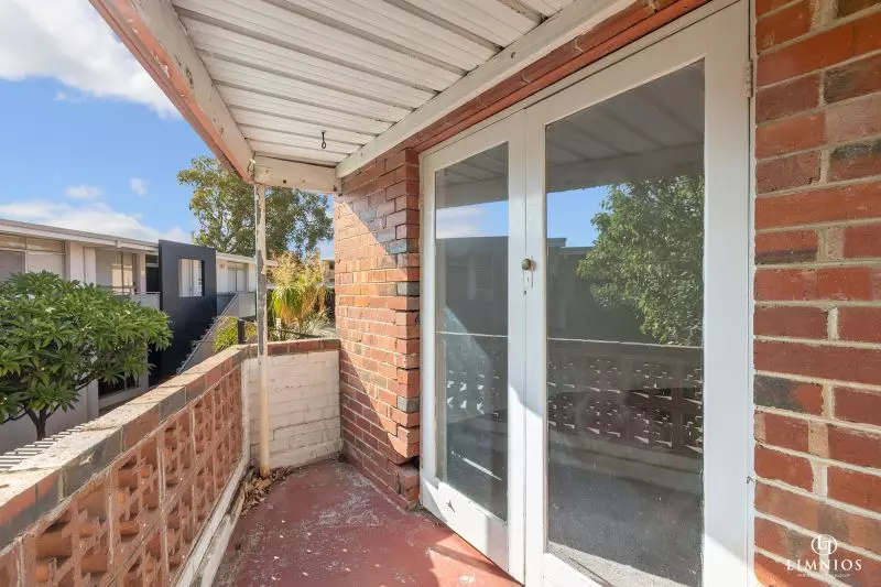 Scenic Hilltop Apartment