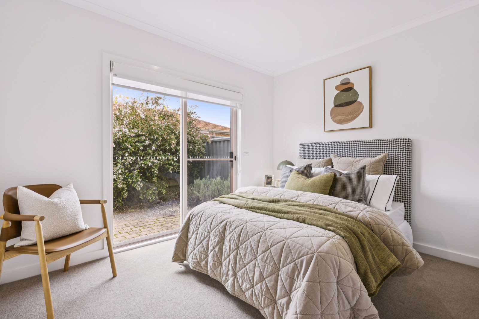Stylish 2-Bedroom Villa with Sunny Courtyard