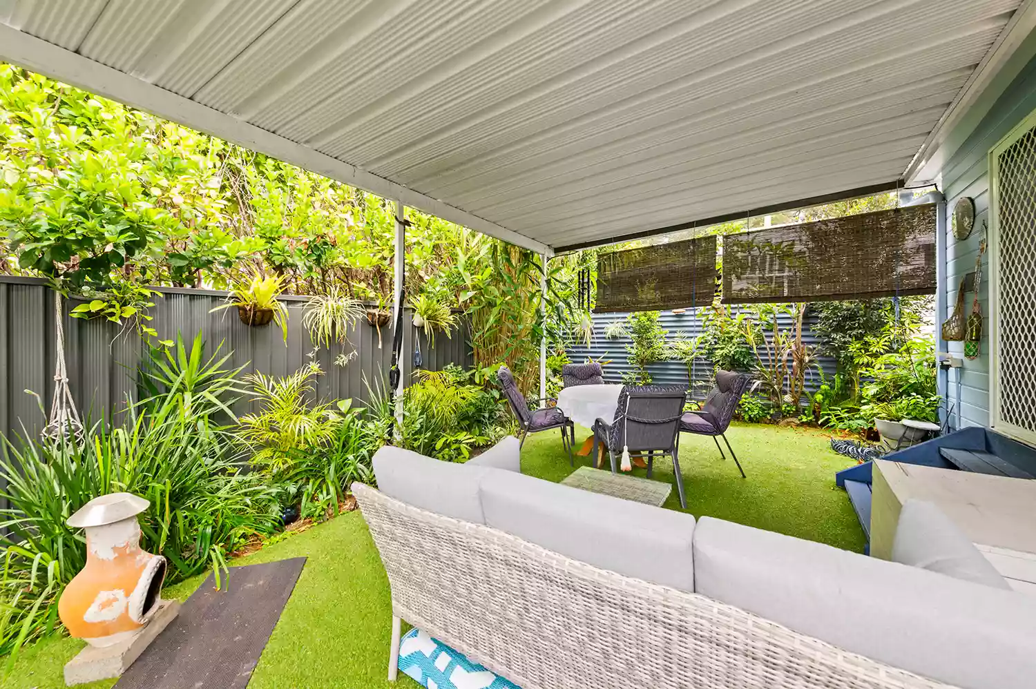 Fabulous Covered Outdoor Living Area - Hampton Style Decore - So Much Space 