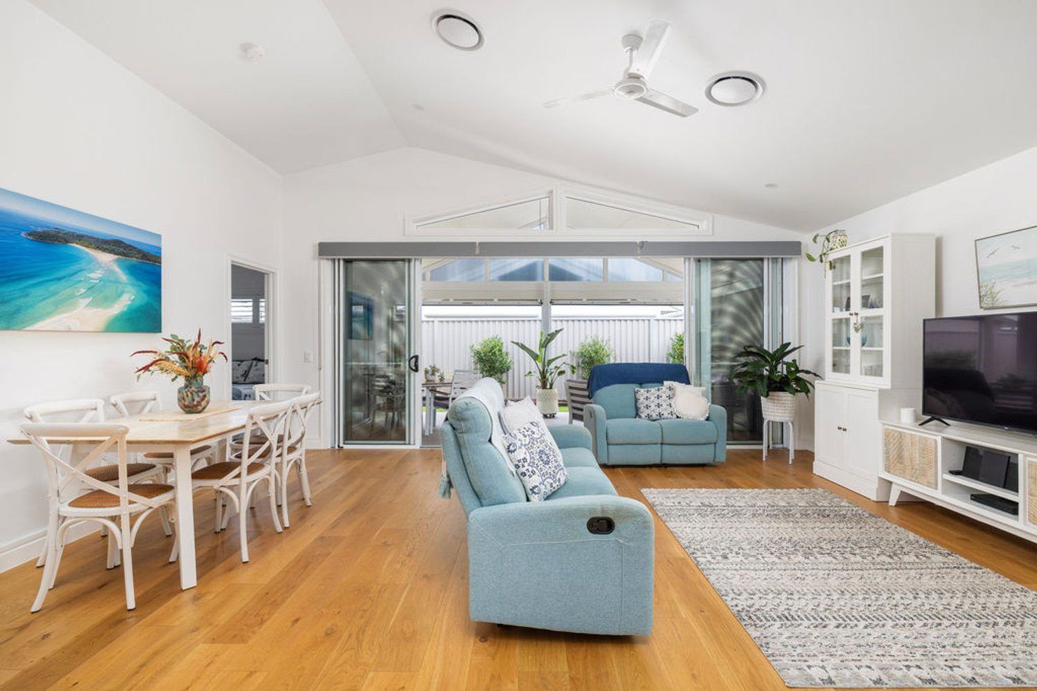 Modern Haven - Offering Privacy, Comfort and Space