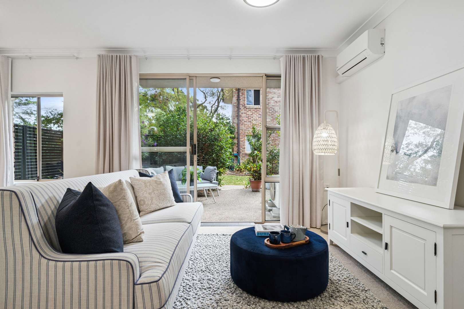 Light-filled apartment with a verdant view