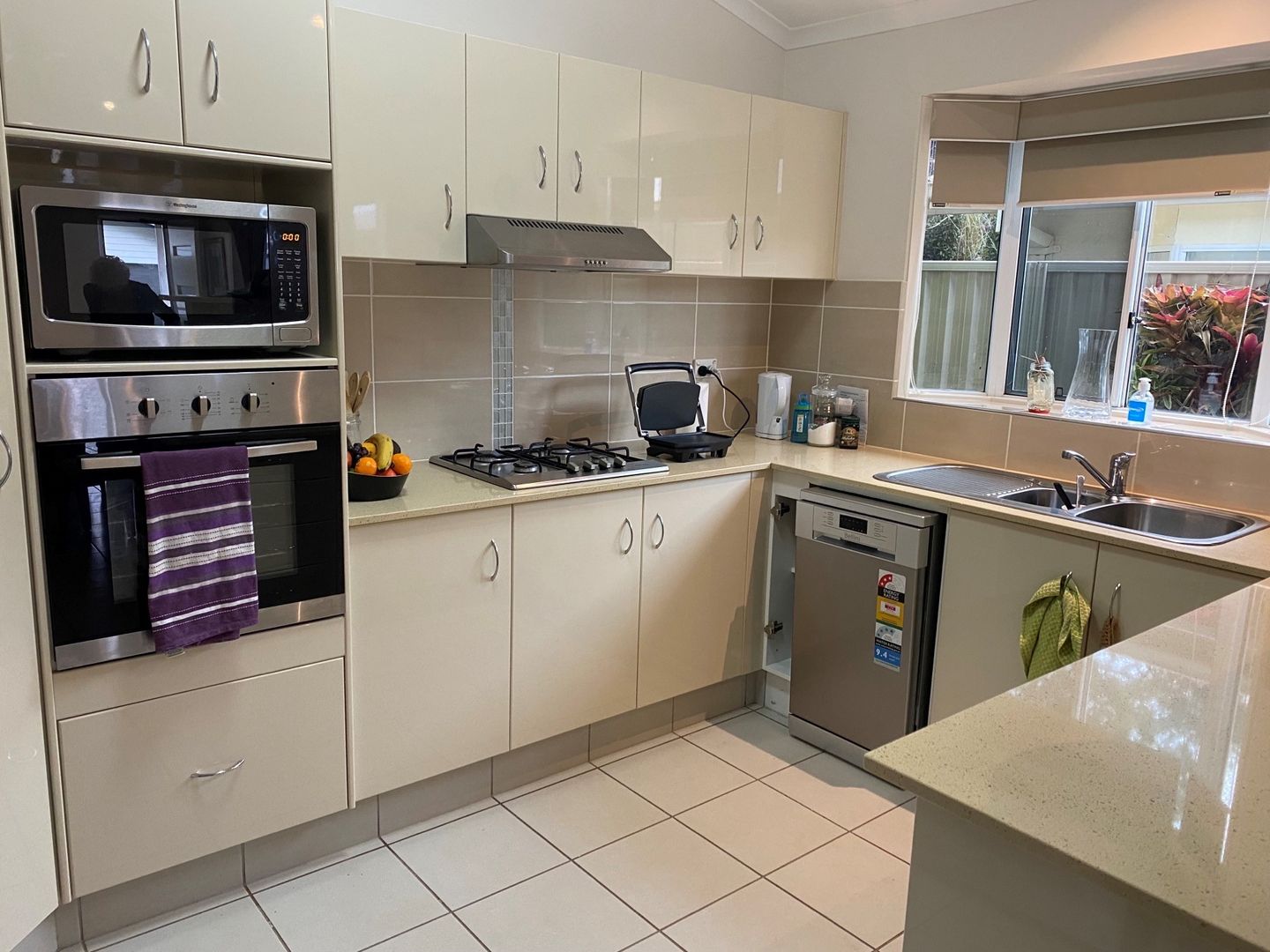 Lovely 2 bed plus study home in Palm Lake Resort Eagleby