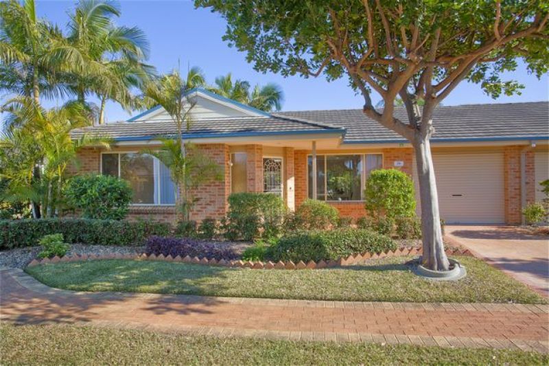 Convenience is everything! Get comfortable in the heart of the village in this fully refurbished two-bedroom villa.