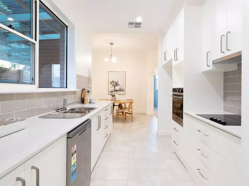 Live in style and prestige by the sea!