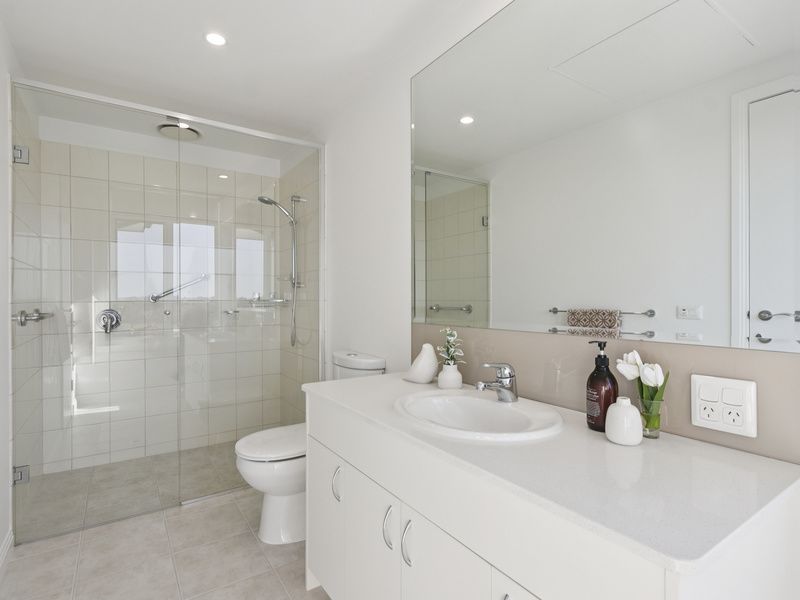 Bright Corner Apartment with City Views