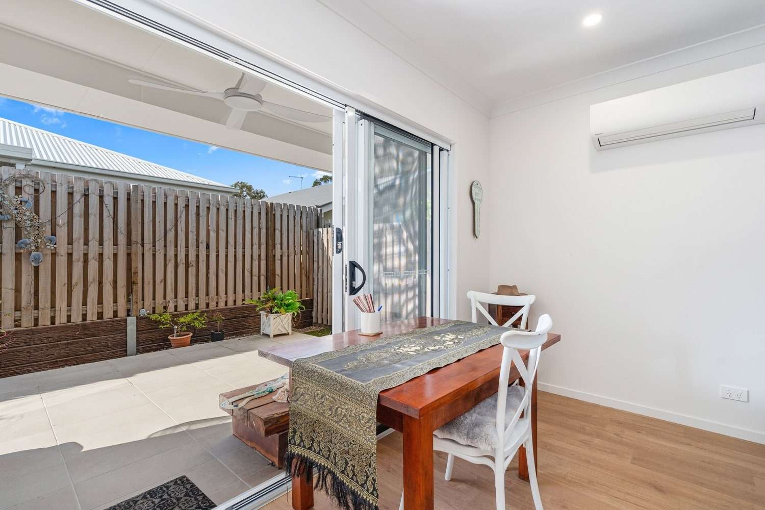 Near Park, Easy Living