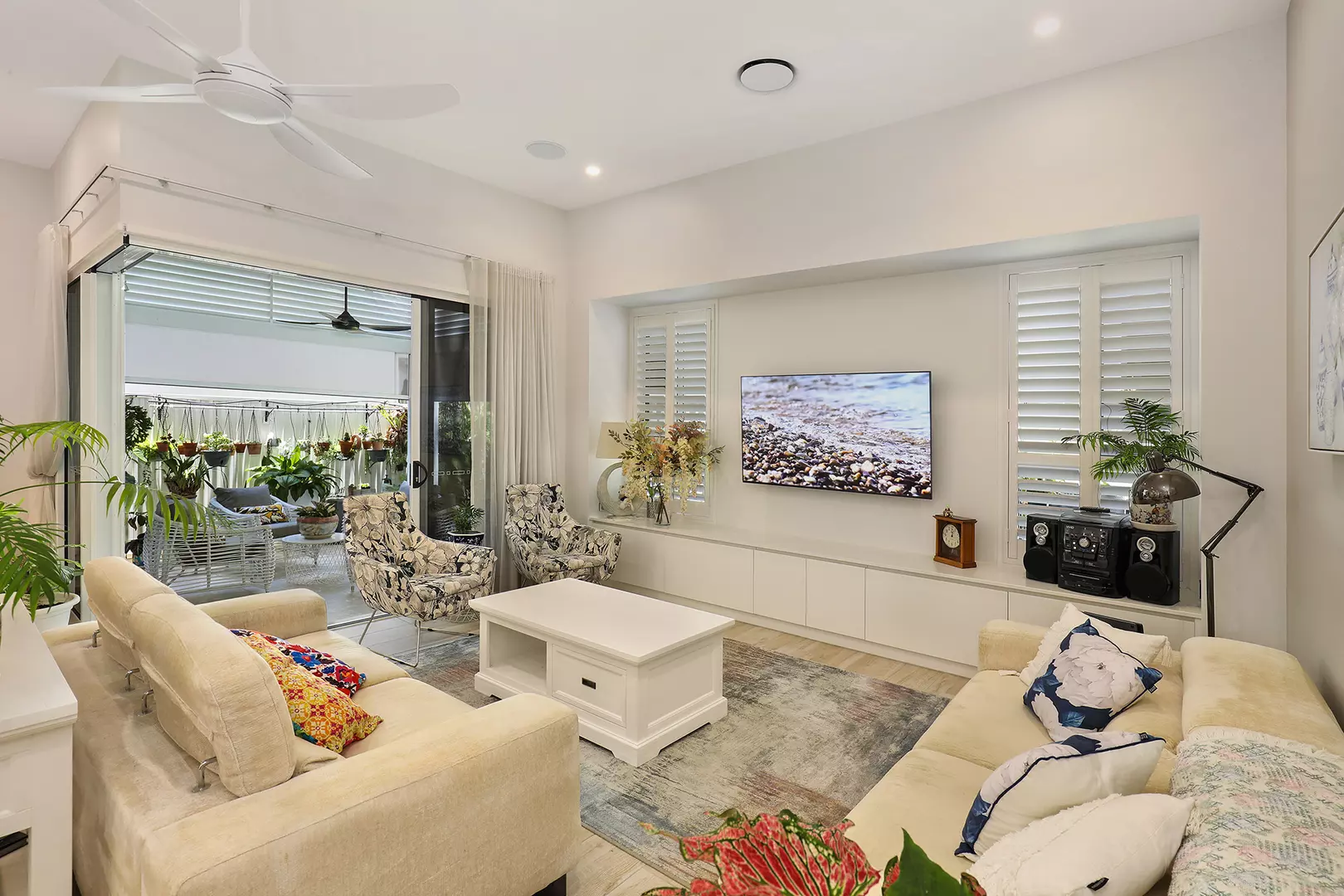 The Good Life is Waiting for YOU! - V90 GemLife 