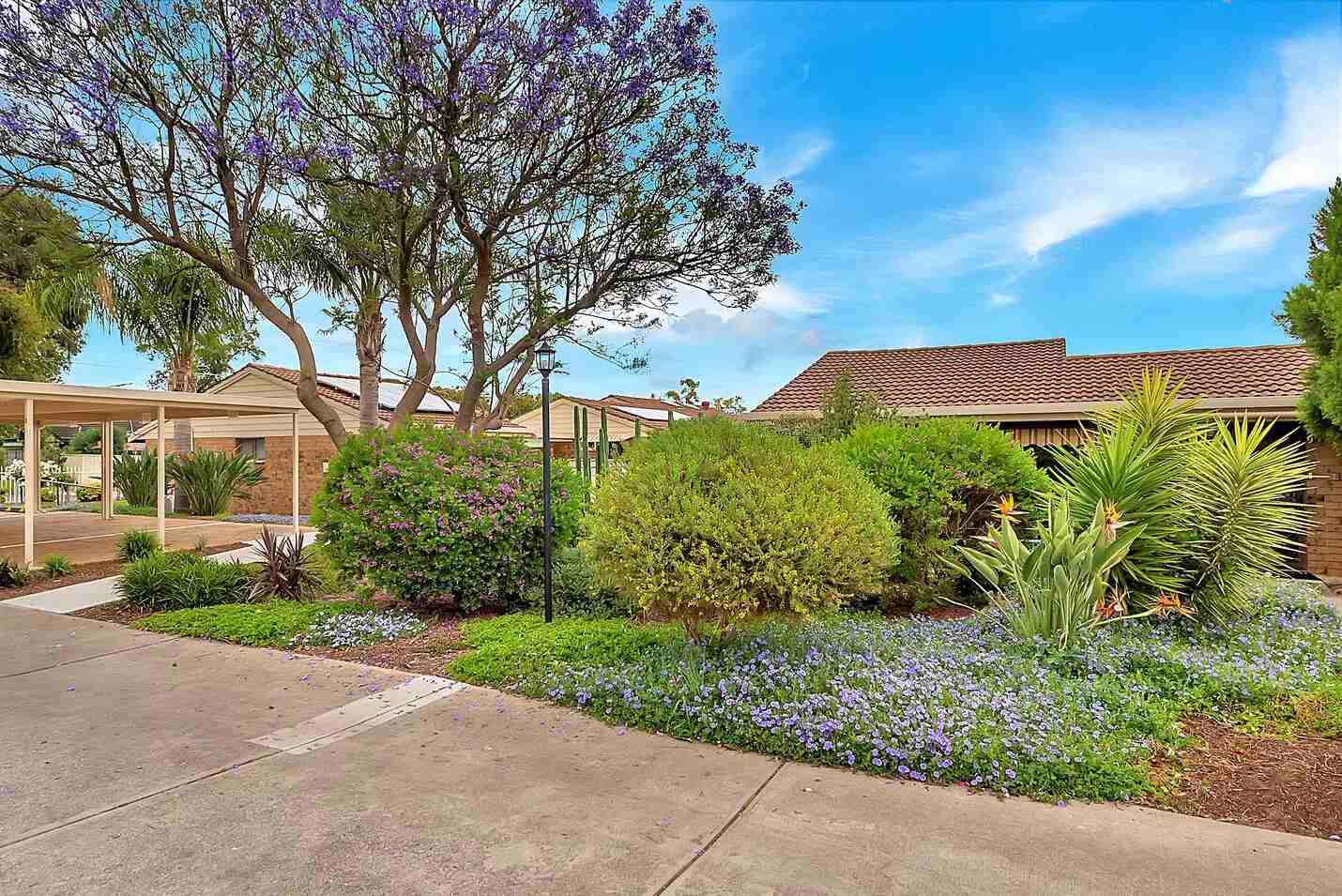 Resthaven ‘Glynde Lodge’ Retirement Living offers 81 charming and low-maintenance units, set amongst beautifully maintained grounds.