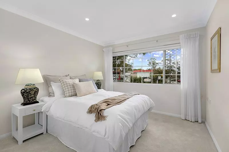 Beautifully presented renovated spacious unit located close to the clubhouse.