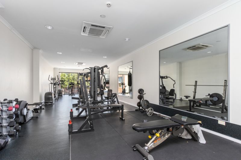 Stunning Views, Central Living!