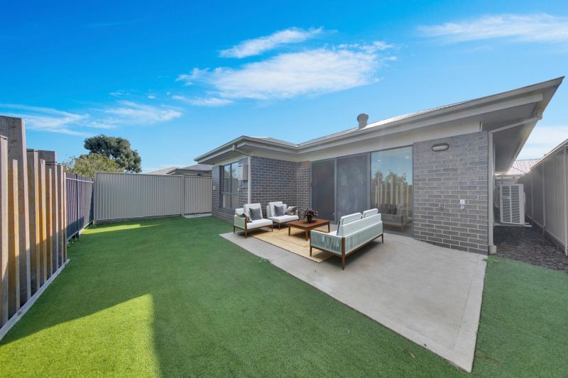 122/236-238 Waterview Boulevard, Craigieburn