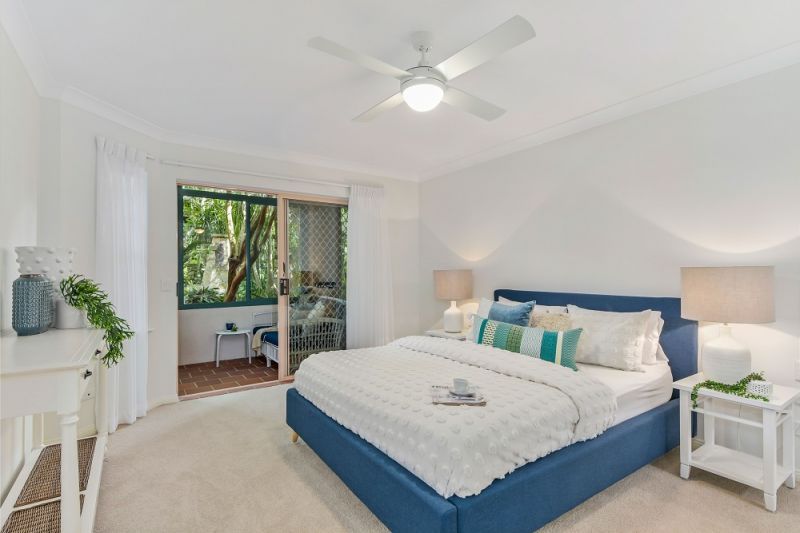 One-bedroom ground floor apartment close to all Manor amenities