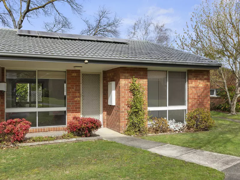 A Fresh Start - Updated Unit, Garden Outlook