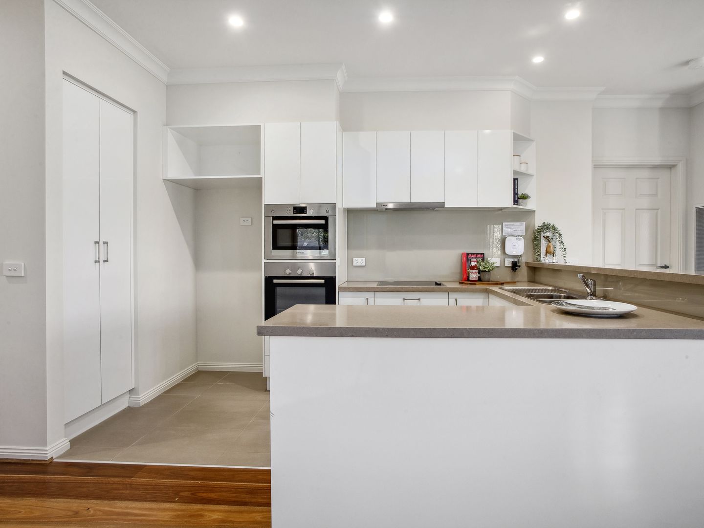 Experience the convenience of community living with an easy stroll to the heart of it all – our community centre.