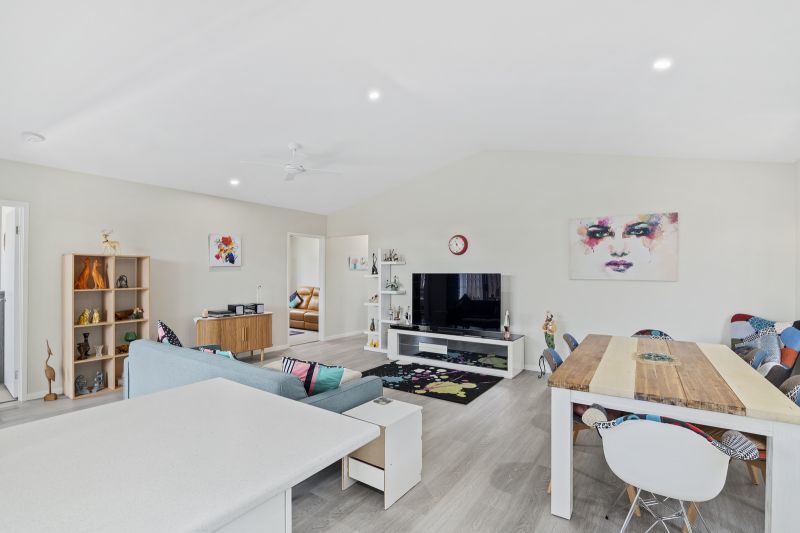 Bright & Spacious 2 bedroom Home + Study