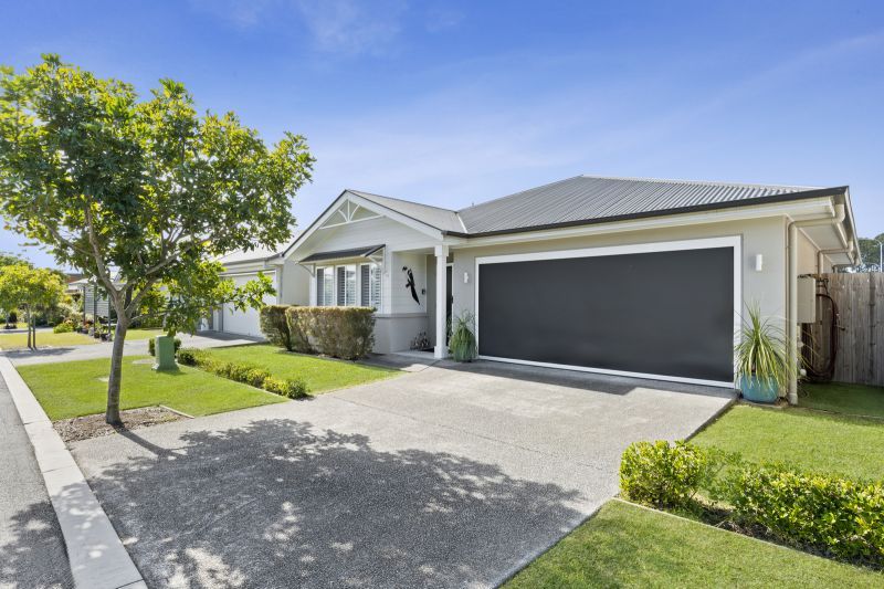 Spacious Three-Bedroom Home Backing onto Parklands