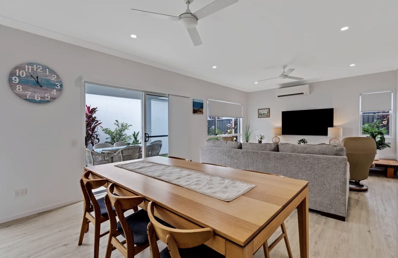 Halcyon Nirimba - Home 200 - Luxury Lifestyle Resort (Brighton design)