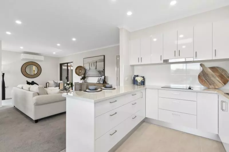 Newly refurbished 2-bed villa with open-plan kitchen