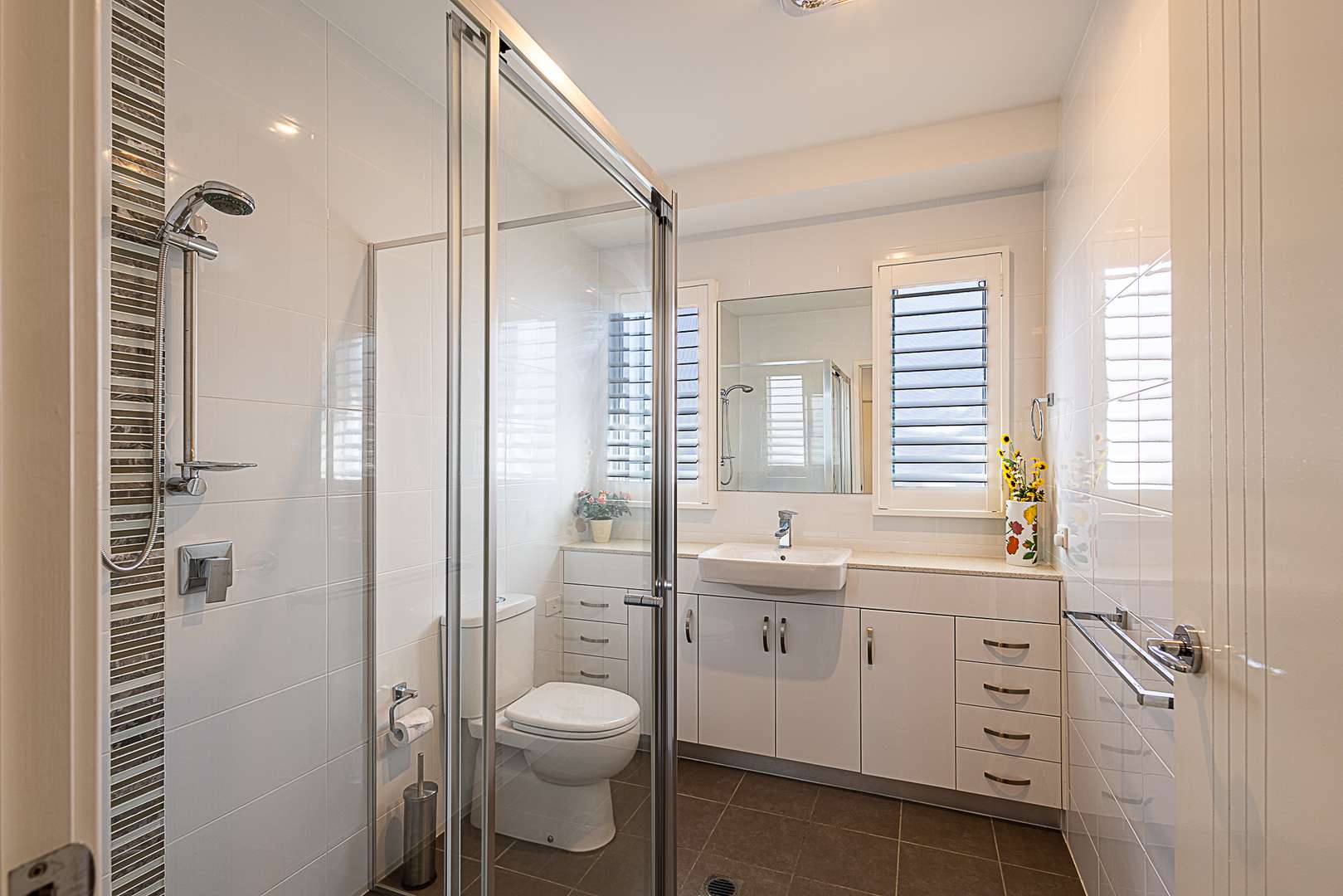 Palm Lake Resort Fern Bay - Beautifull home with a wow factor