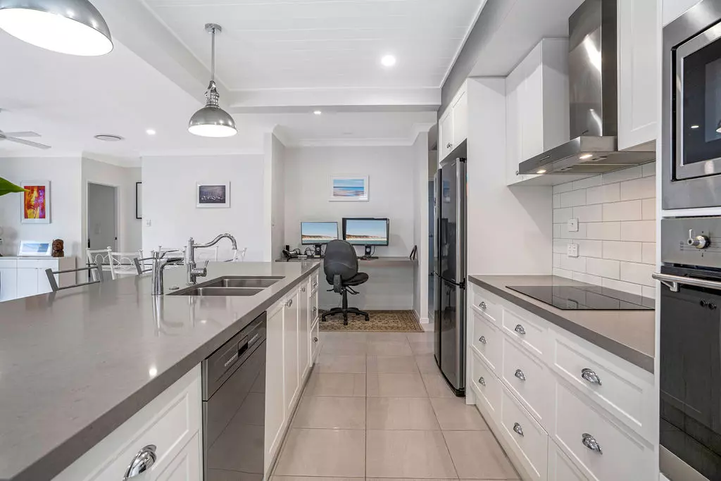 Palm Lake Resort Beachmere Bay