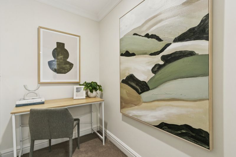 Stunning 2-bedroom apartment with balcony views