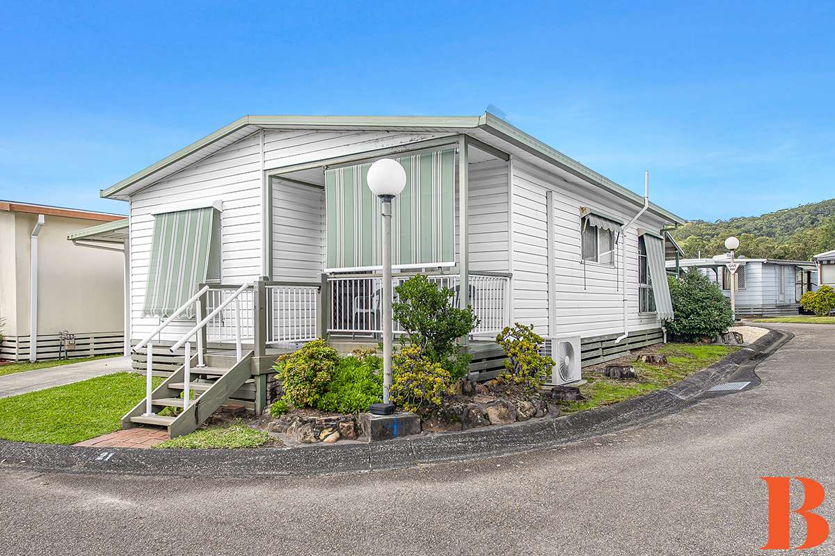 DEPOSIT TAKEN / UNDER CONTRACT- Excellent location - Carport - Easy Care, low maintenance