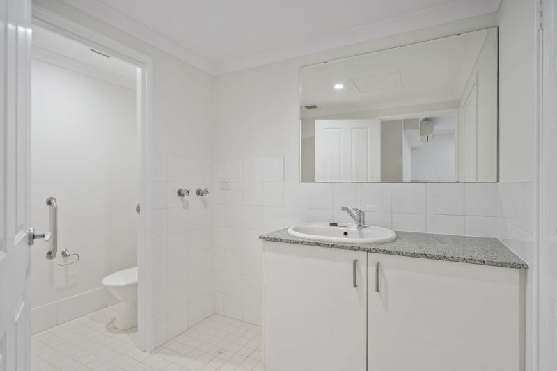 UNDER OFFER - Impressive Ground Floor Apartment