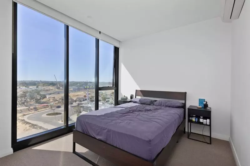 Great Location, Modern & Professional Lifestyle!