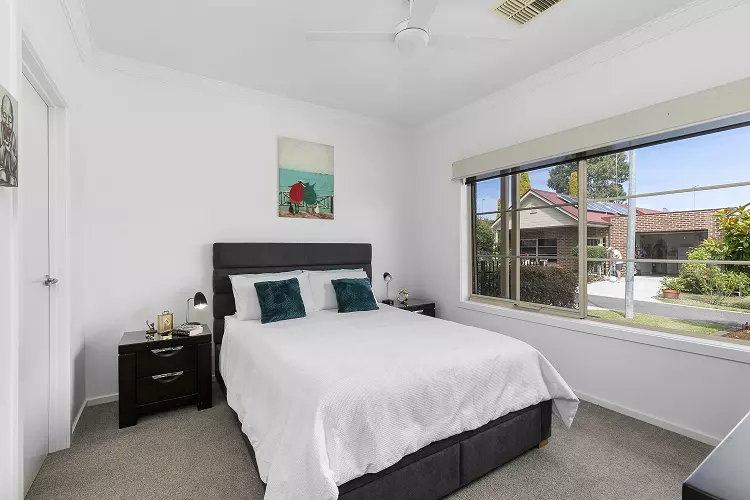 Renovated 3 Bedroom Villa with Garage and Solar HWS