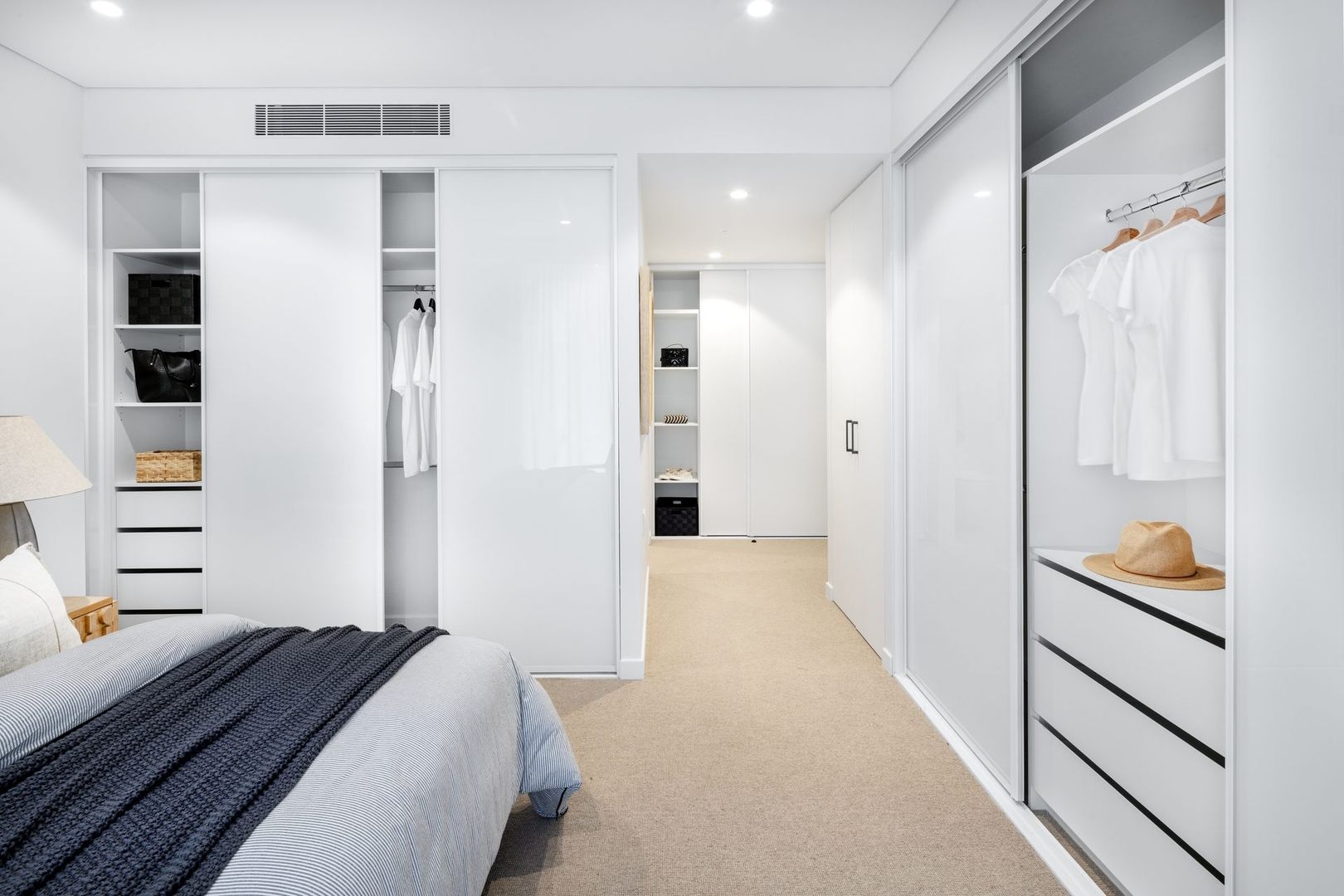 Spacious 2-bedroom apartment with private balcony & study nook