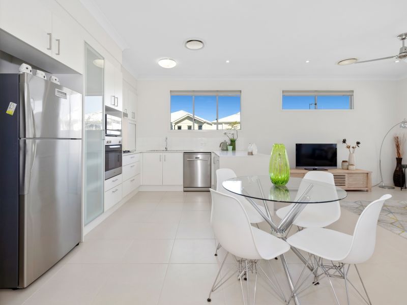 Corner Block With Green Outlook!