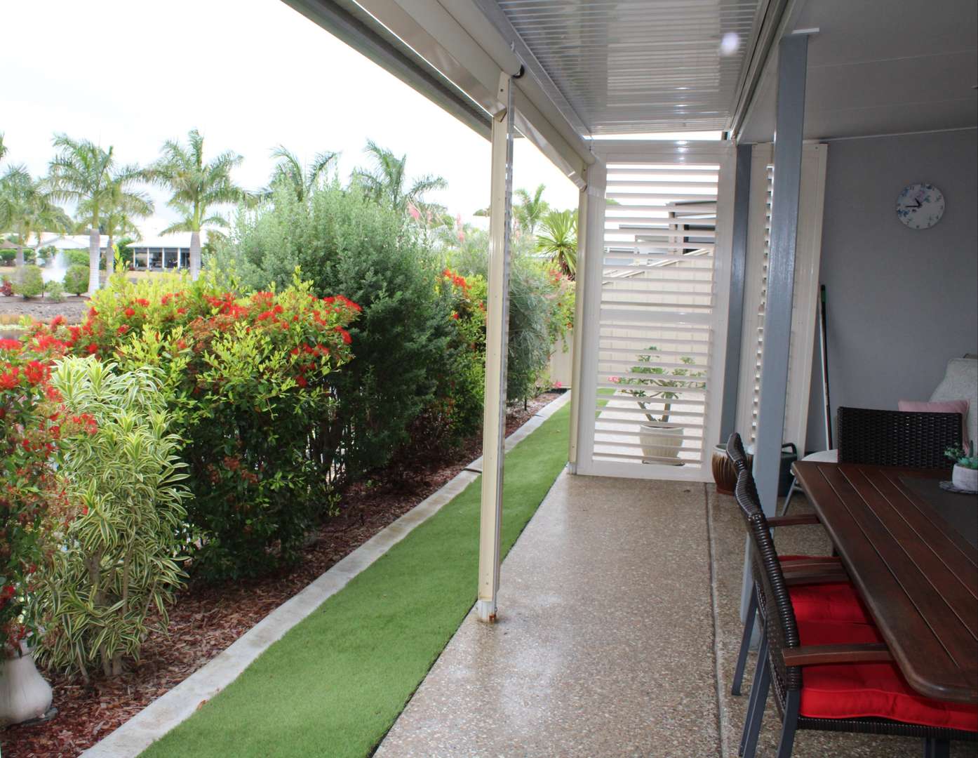 Beautifull Presented lakeside home