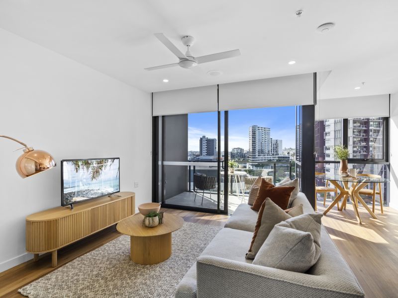 Seamless and light-filled one-bedroom apartment