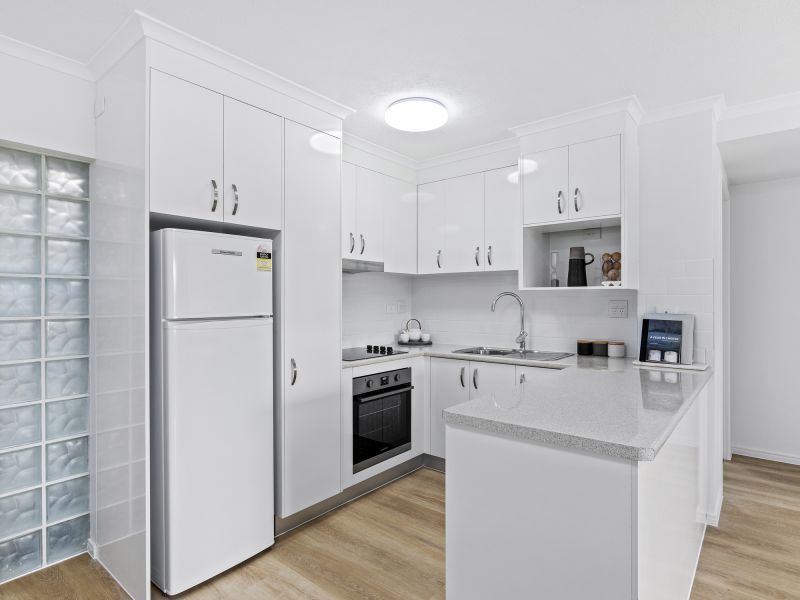 2-bedroom apartment with lush green views