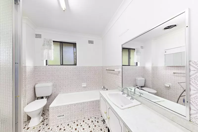 Under Contract  LOCATION, SIZE, ASPECT & FULL BRICK