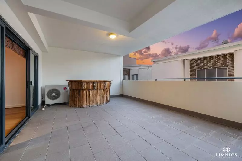 BIG On Space With MASSIVE Terrace!