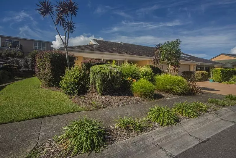 Light and Bright Villa with Stylish Finishes and Courtyard