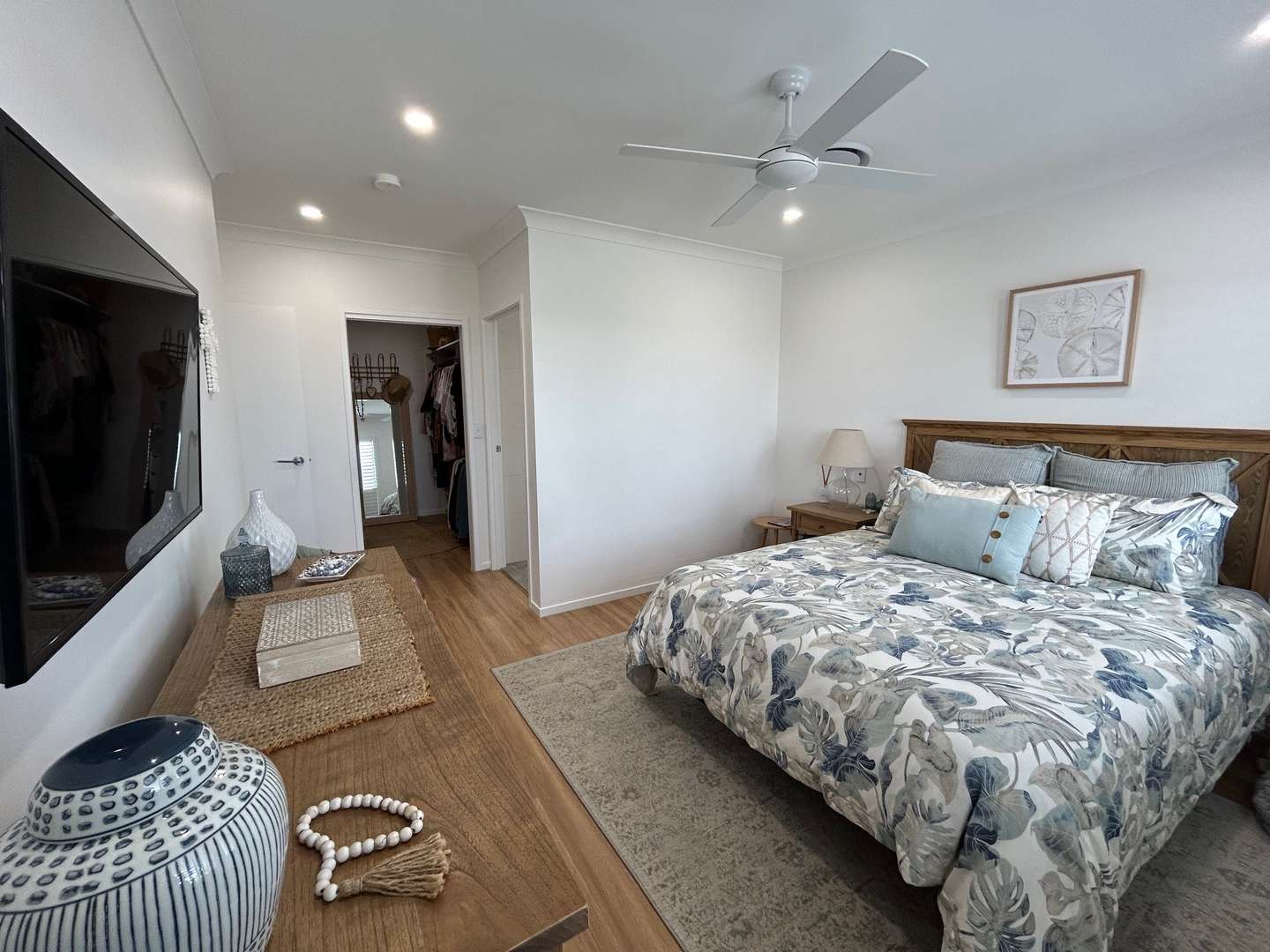 A symphony of style & class - WARATAH 474