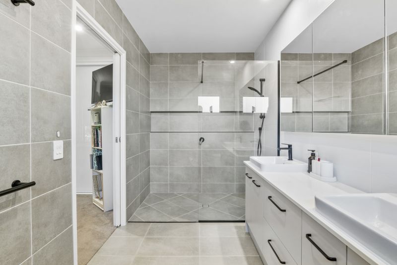 Site 100 - Established Lillydale