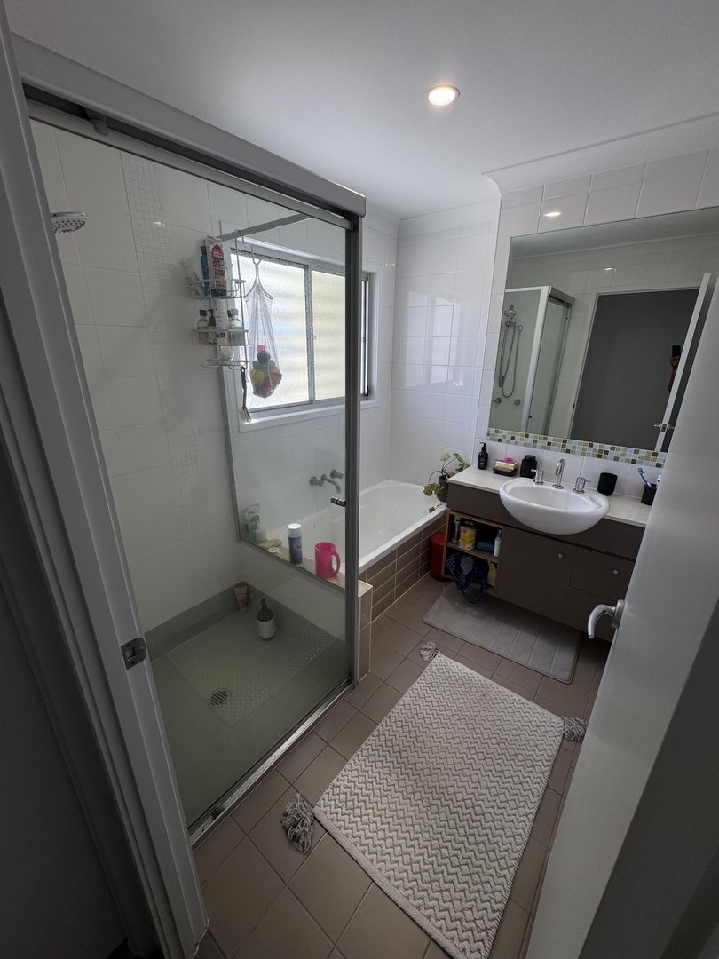 One bedroom Runaway Bay