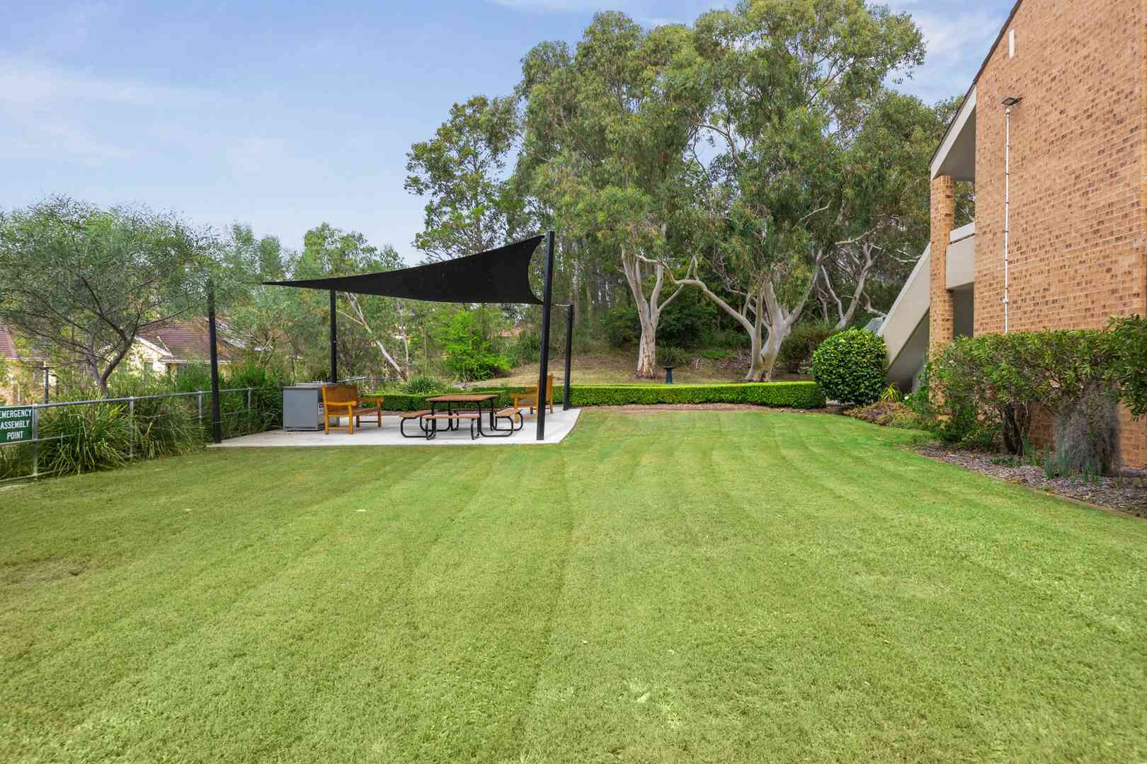 Beautifully Refurbished 2-Bedroom Unit!