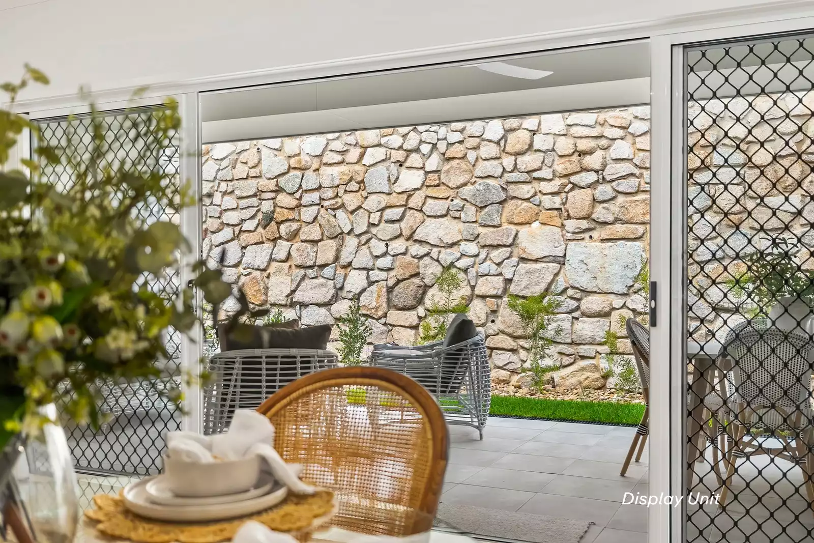 Final chance to buy a brand new Unit - ready now!