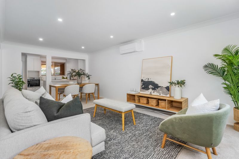 Warm & inviting home!