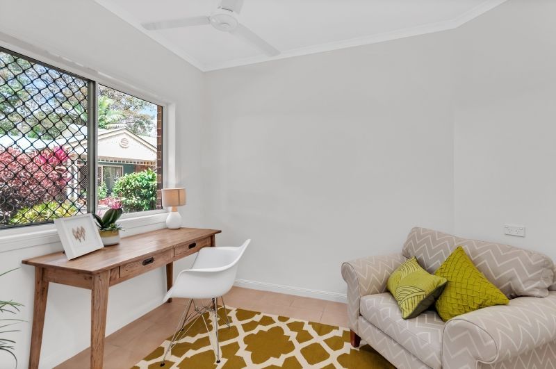 Great sized unit with fully enclosed private patio