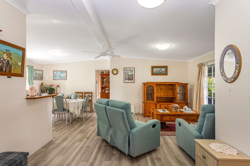 A Gardeners Paradise in Prime Location!