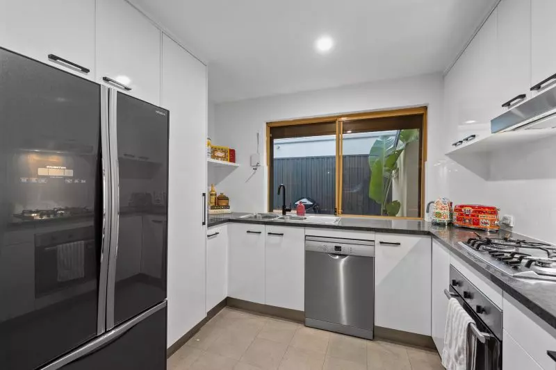 Captivating Cabin-Style  Cottage