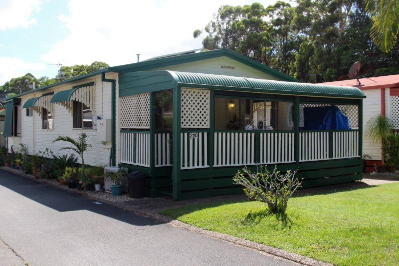 The Palms Village – Over 50’s pet friendly lifestyle village.